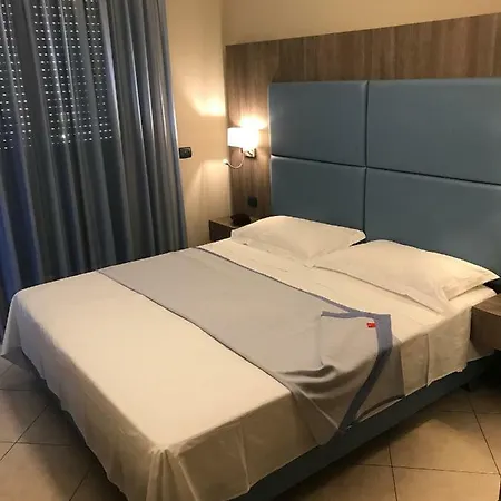 Com'era לינה וארוחת בוקר 4*