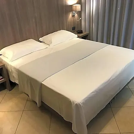 Com'era לינה וארוחת בוקר 4*