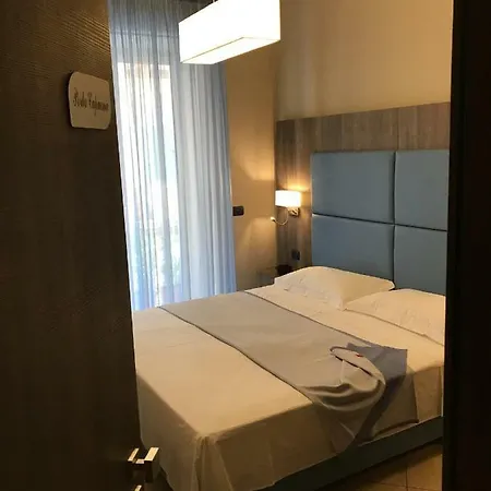 Com'era Неаполь