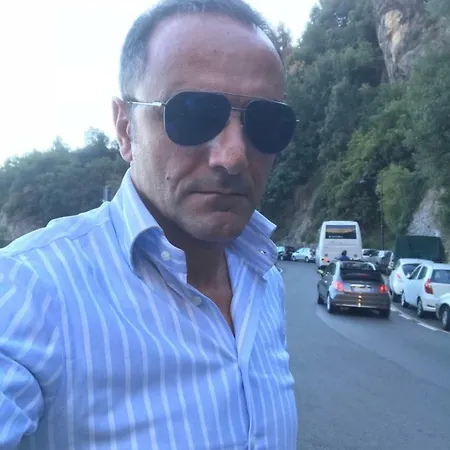 فندق مبيت وإفطار Com'era نابولي